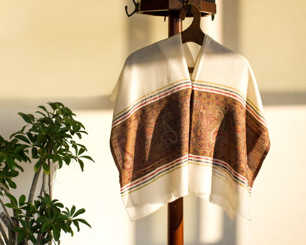 pashmina-wool-scarf-beige-paisley weave