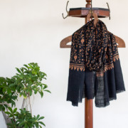 pashmina-wool-scarf-black-paisley-embroidery