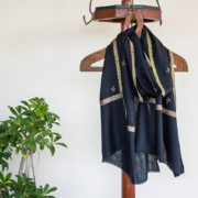 pashmina-wool-scarf-black-embroidery-borders