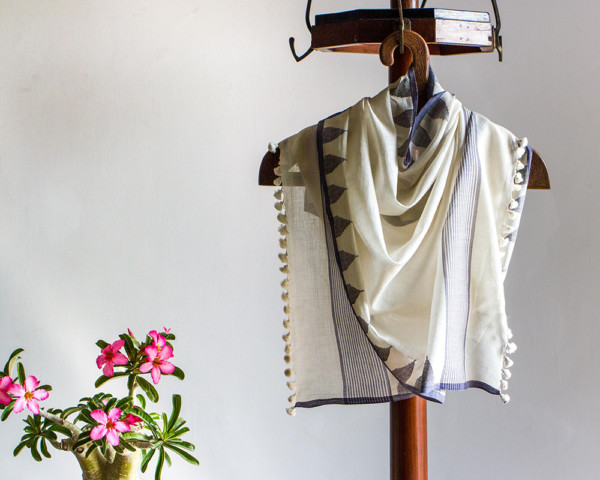 SCARF – JAMDANI | BLACK TEMPLE