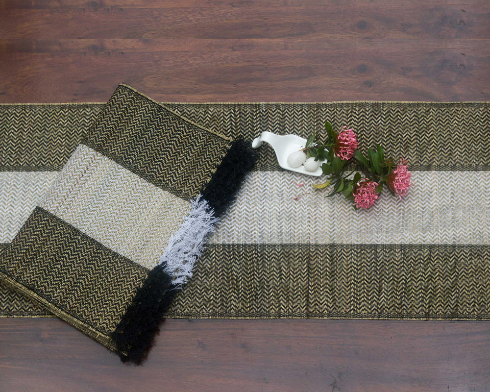 Madur Kathi Natural Fibre Diamond Black Placemats and Table Runner