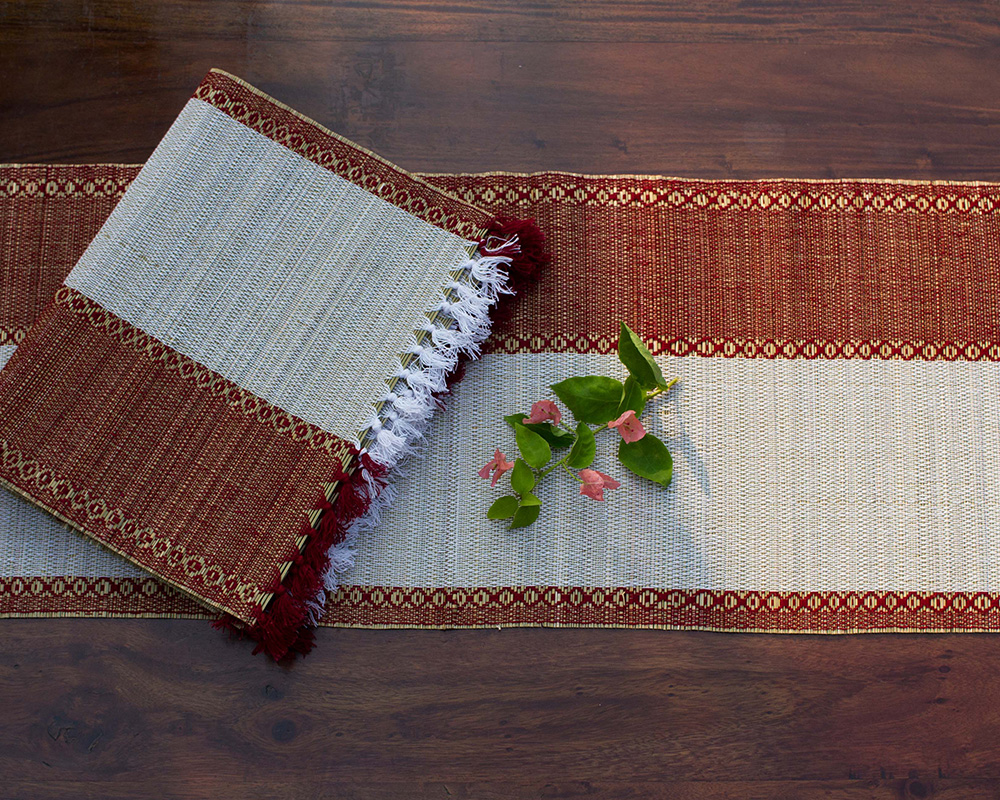 Madur Kathi Natural Fibre Elegant Red Placemats and Table Runner